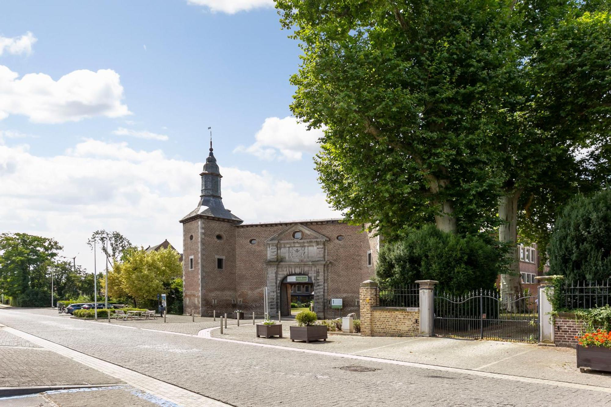 Chateau De Looz 외부 사진